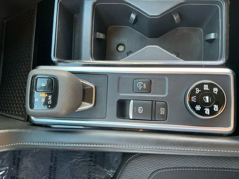 Used 2025 Nissan Pathfinder SV AWD/4WD image 21