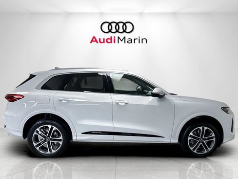 Used 2025 Audi Q5 Premium w/ 19" Wheel Package image 6