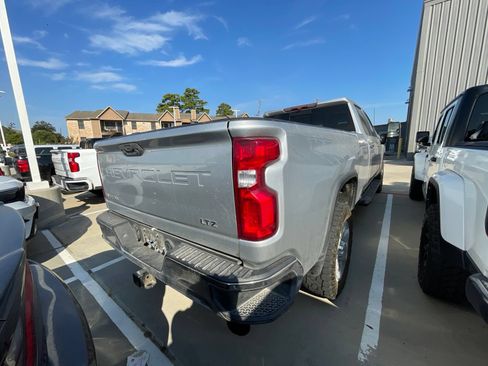 Used 2021 Chevrolet Silverado 3500 LTZ AWD/4WD image 4