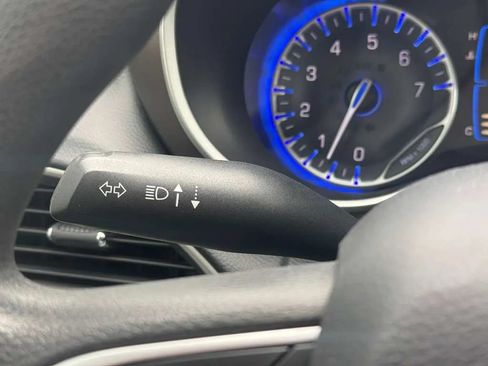 Used 2017 Chrysler Pacifica Touring Plus w/ Tire & Wheel Group FWD image 14