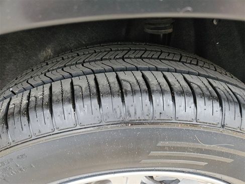 Used 2025 Honda CR-V EX-L image 27