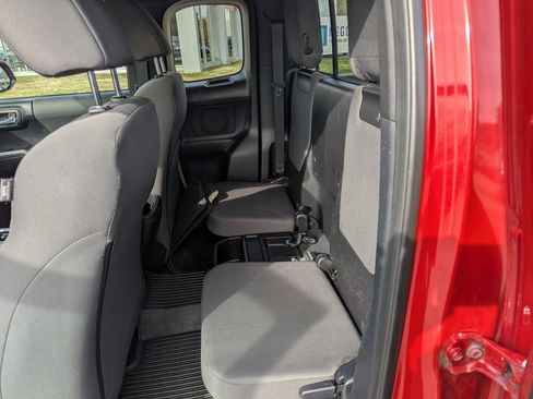 Used 2016 Toyota Tacoma TRD Off-Road image 14