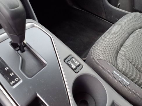 Used 2024 Subaru Crosstrek 2.0i Premium AWD/4WD image 8