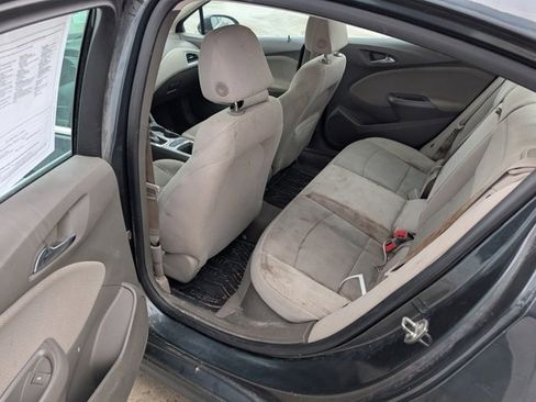 Used 2018 Chevrolet Cruze LT w/ Convenience Package image 11