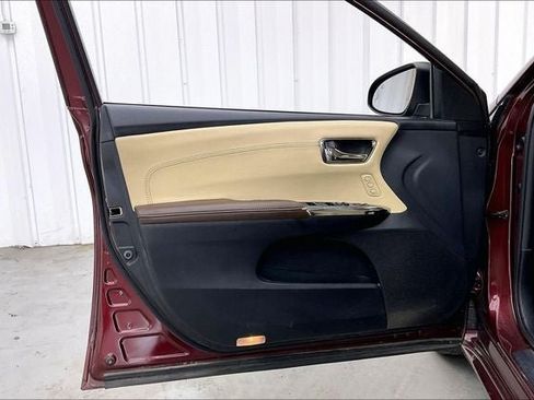 Used 2013 Toyota Avalon XLE Touring FWD image 21
