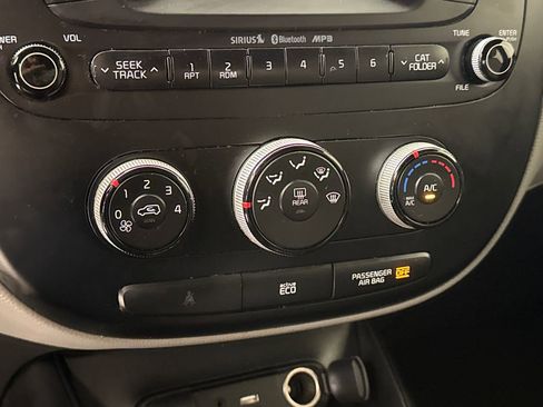 Used 2016 Kia Soul FWD image 22