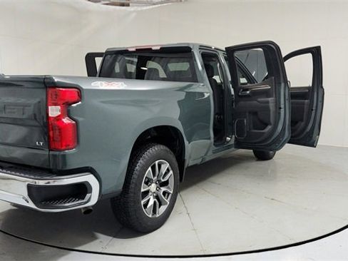 Used 2025 Chevrolet Silverado 1500 LT image 10