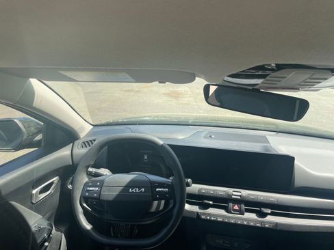 Used 2025 Kia K4 LXS image 33