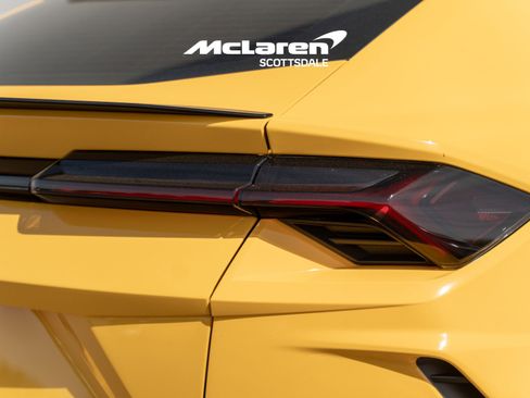 Used 2021 Lamborghini Urus AWD/4WD image 31