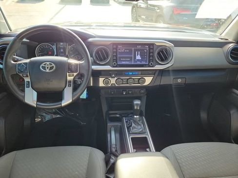 Used 2022 Toyota Tacoma SR5 AWD/4WD image 11