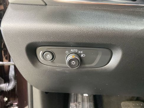 Certified 2023 Chevrolet Traverse LT w/ Rear Camera Mirror Package FWD image 18