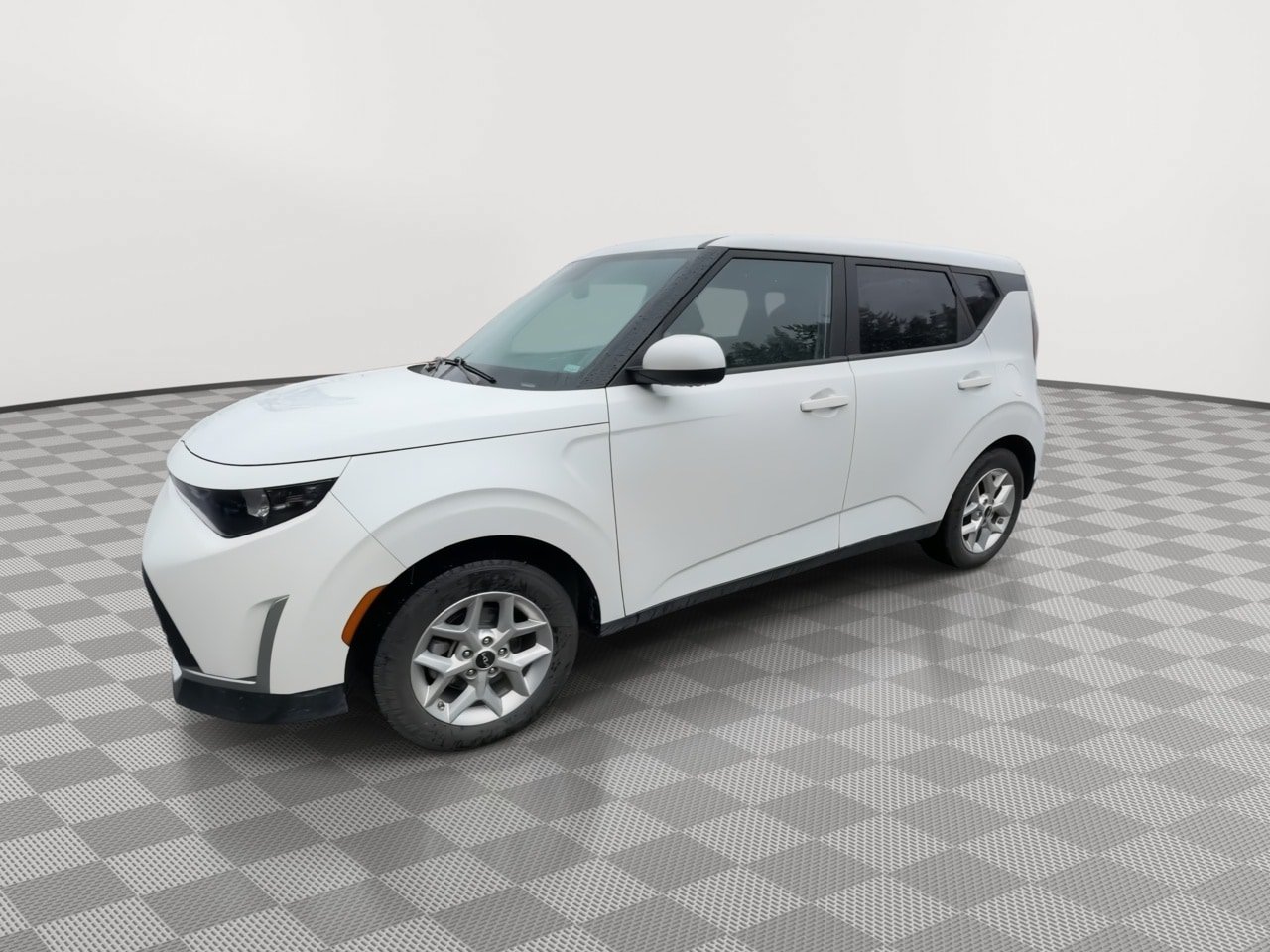 Used 2024 Kia Soul LX w/ Option Group 015 FWD image 4