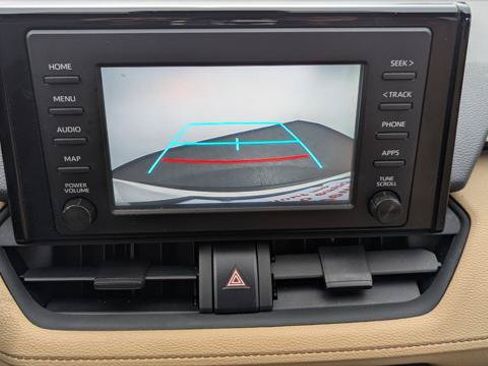 Used 2019 Toyota RAV4 LE FWD image 30