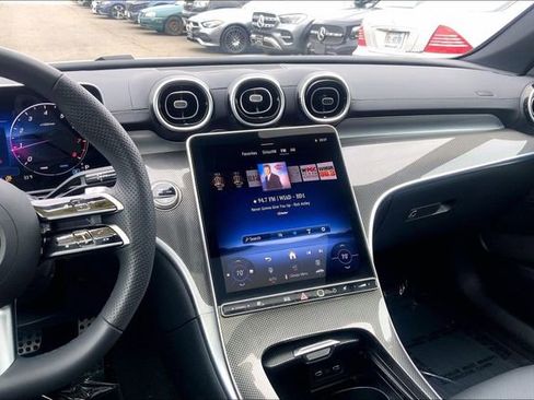 Used 2025 Mercedes-Benz C 300 4MATIC Sedan image 5