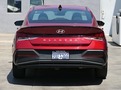 Used 2025 Hyundai Elantra Sport w/ Cargo Package FWD image 5