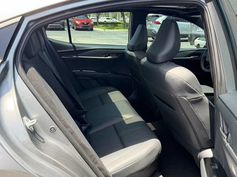 Used 2025 Toyota Camry XSE FWD image 17