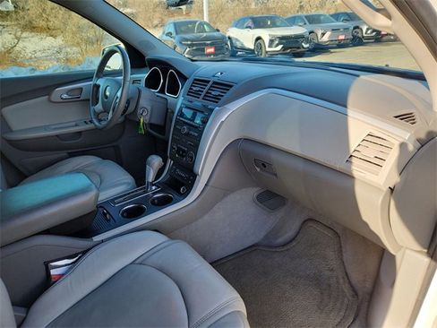Used 2011 Chevrolet Traverse LT w/ Personal Connectivity Package image 27
