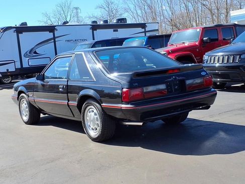 Used 1988 Ford Mustang LX RWD image 3