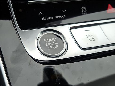 New 2026 Audi Q8 Premium Plus image 18