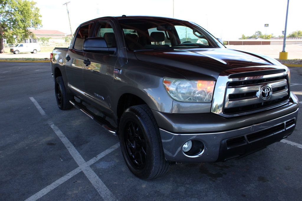 Used 2013 Toyota Tundra 2WD CrewMax w/ Tow Pkg image 4