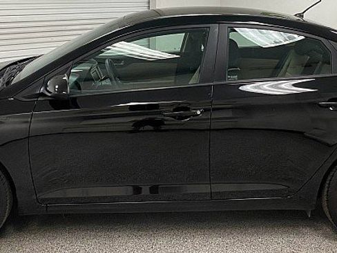 Used 2022 Hyundai Accent SE image 8