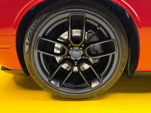 Used 2016 Dodge Challenger R/T RWD image 20