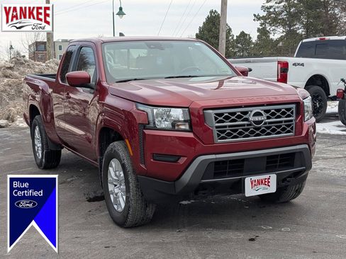Used 2022 Nissan Frontier SV image 1