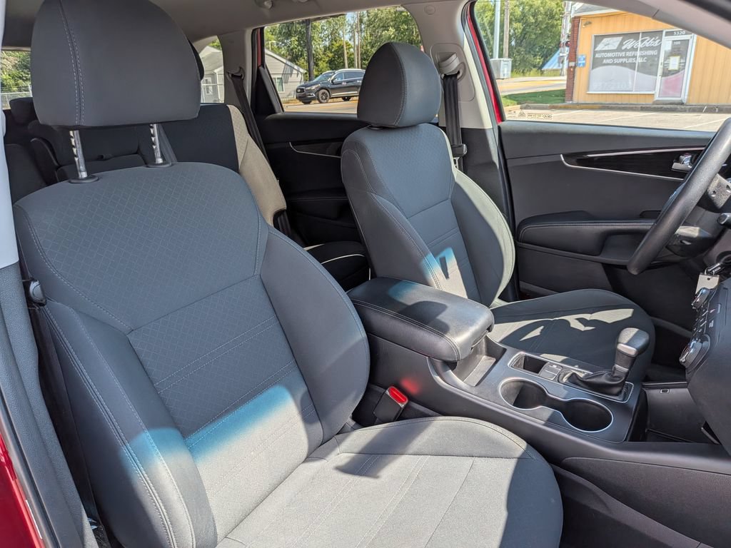 Used 2020 Kia Sorento LX FWD image 21