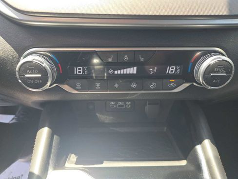 Used 2024 Nissan Altima 2.5 SR AWD/4WD image 28
