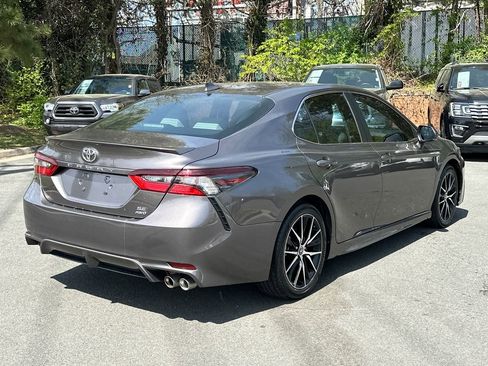 Used 2023 Toyota Camry SE image 4