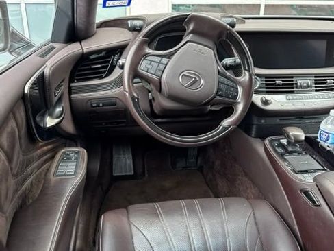Used 2020 Lexus LS 500 w/ Interior Upgrade Package RWD image 6