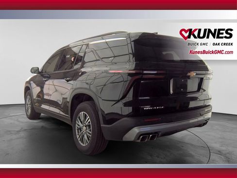 Used 2024 Chevrolet Traverse LT FWD image 12