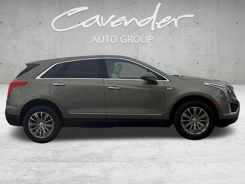 Used 2017 Cadillac XT5 Luxury w/ Driver Awareness Package image 17