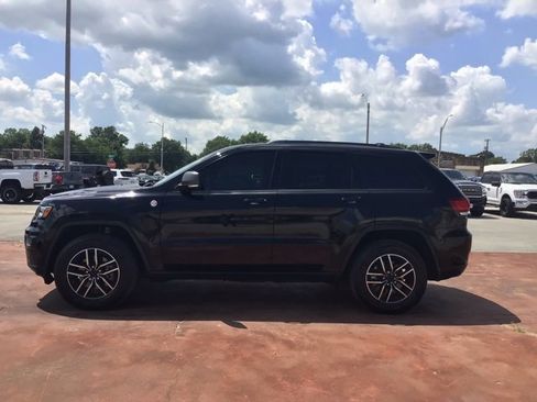 Used 2019 Jeep Grand Cherokee Trailhawk w/ Trailhawk Luxury Group image 2