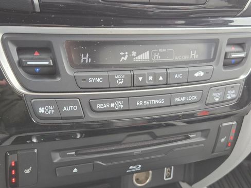 Used 2020 Honda Pilot Touring image 33