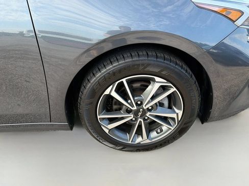 Used 2023 Kia Forte LXS w/ LXS Technology Package FWD image 10