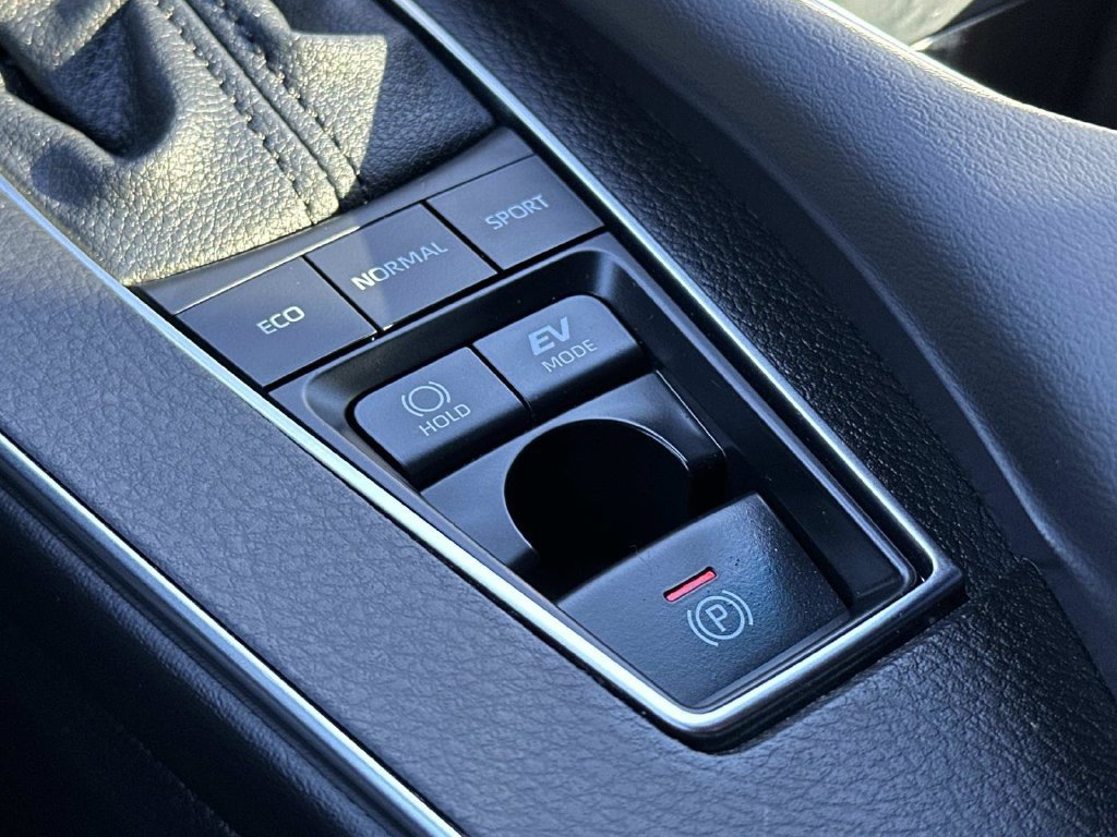 Used 2022 Toyota Avalon XSE FWD image 38