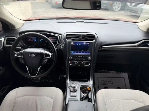 Used 2020 Ford Fusion SE w/ Equipment Group 151A FWD image 27