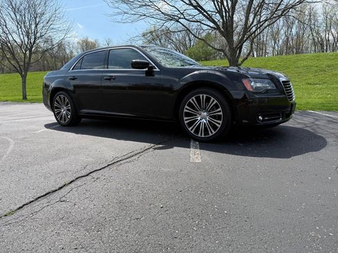 Used 2012 Chrysler 300 S w/ Luxury Group image 1