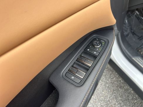 Used 2025 Lexus RX 350 FWD image 13