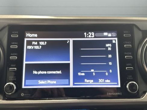 Used 2021 Toyota Tacoma SR5 w/ Trail Edition image 13