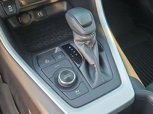 Certified 2024 Toyota RAV4 LE AWD/4WD image 17
