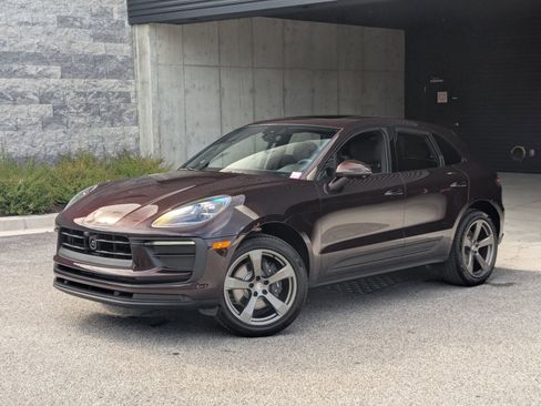 New 2026 Porsche Macan image 1