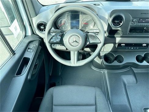 New 2025 Mercedes-Benz Sprinter 2500 image 3
