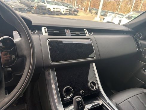 Used 2020 Land Rover Range Rover Sport HST image 16