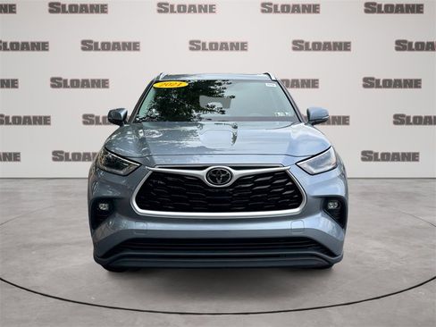 Used 2021 Toyota Highlander XLE image 8