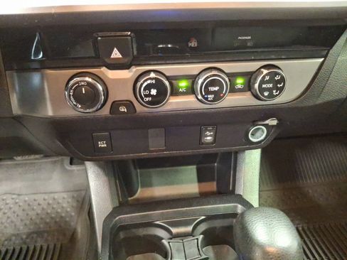 Used 2017 Toyota Tacoma SR5 w/ Tow Package AWD/4WD image 22