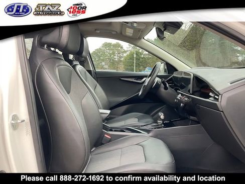 Used 2023 Kia Niro EX Touring image 15