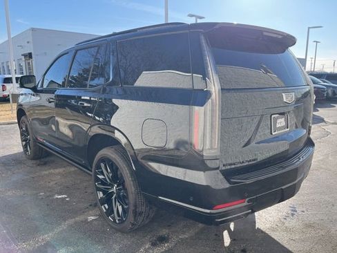 Used 2025 Cadillac Escalade Sport Platinum w/ LPO, ONYX Package image 4