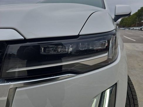 Used 2022 Cadillac Escalade ESV Luxury image 32